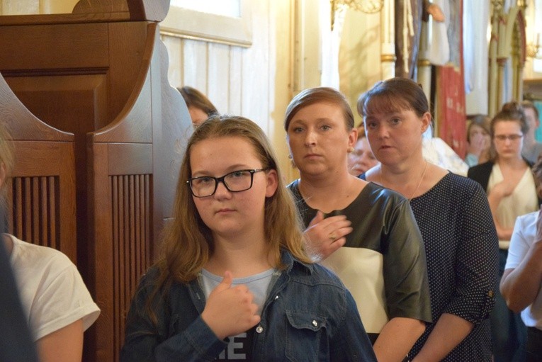 Powitanie ikony MB Częstochowskiej w Oszkowicach