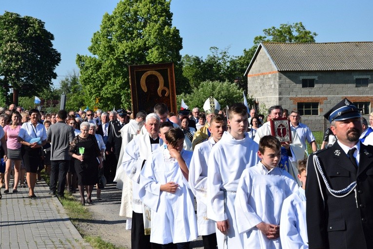 Powitanie ikony MB Częstochowskiej w Oszkowicach