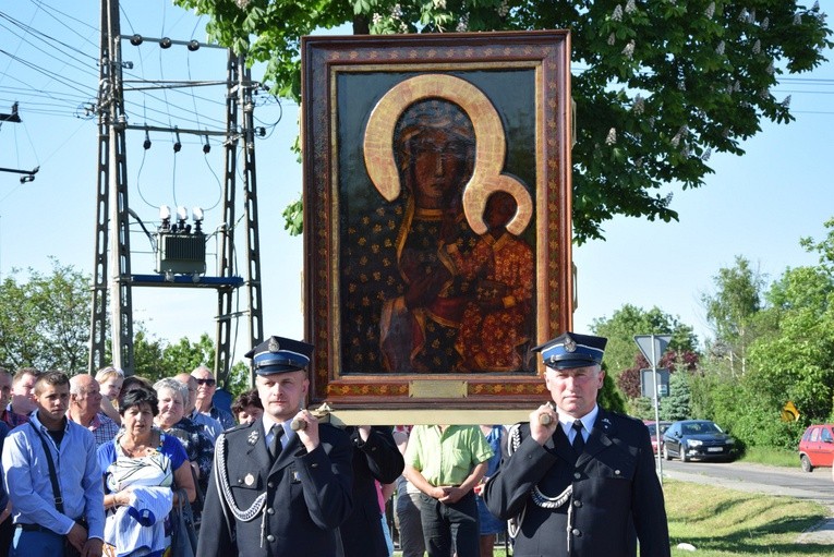Powitanie ikony MB Częstochowskiej w Oszkowicach