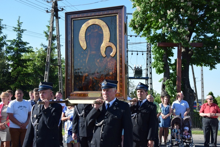 Powitanie ikony MB Częstochowskiej w Oszkowicach