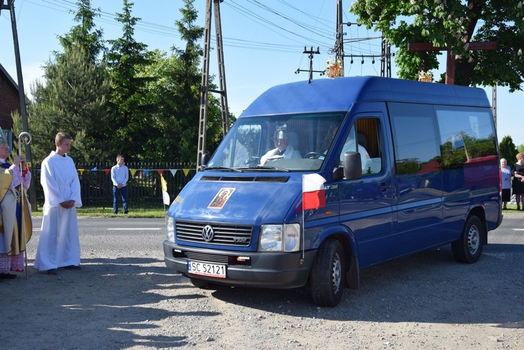 Powitanie ikony MB Częstochowskiej w Oszkowicach