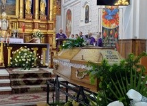Uroczystości pogrzebowe odbyły się w kolegiacie św. Bartłomieja w Opocznie