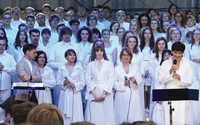 Przez wiele lat występy odbywały się na pl. Litewskim.