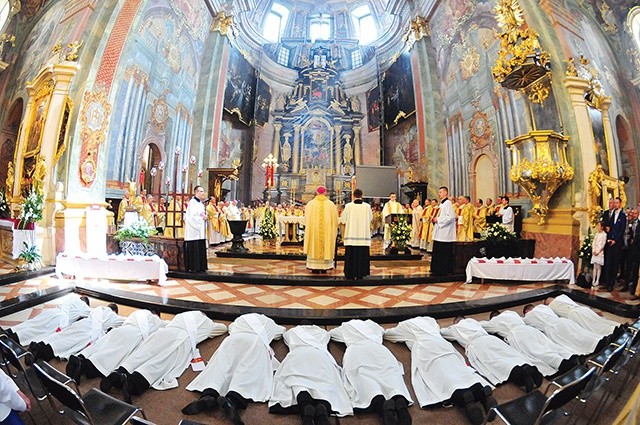 	Święcenia prezbiteratu to moment wielkiej radości, a także wdzięczności Bogu i ludziom.