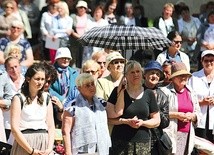 ▼	W IV Diecezjalnej Pielgrzymce Kobiet uczestniczyło blisko  600 pań z diecezji.