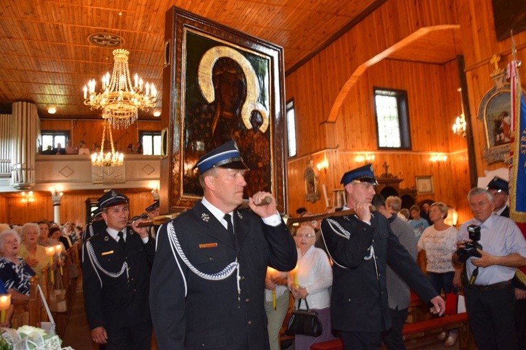 Powianie ikony MB Częstochowskiej w Starym Waliszewie