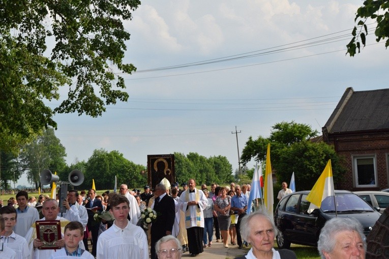 Powianie ikony MB Częstochowskiej w Starym Waliszewie