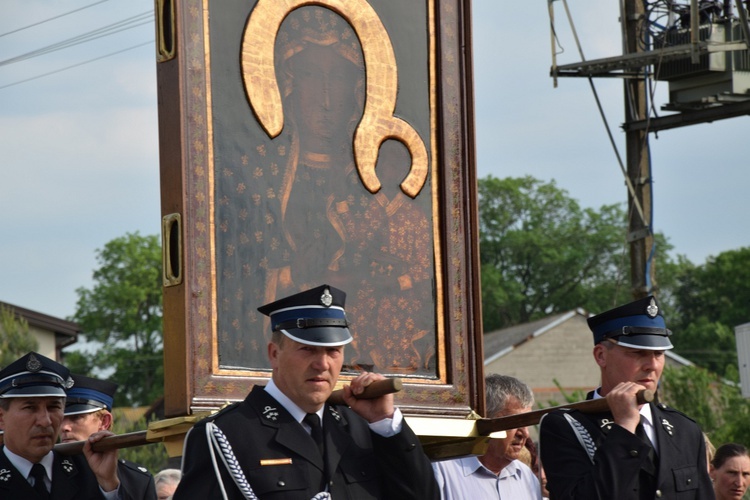 Powianie ikony MB Częstochowskiej w Starym Waliszewie