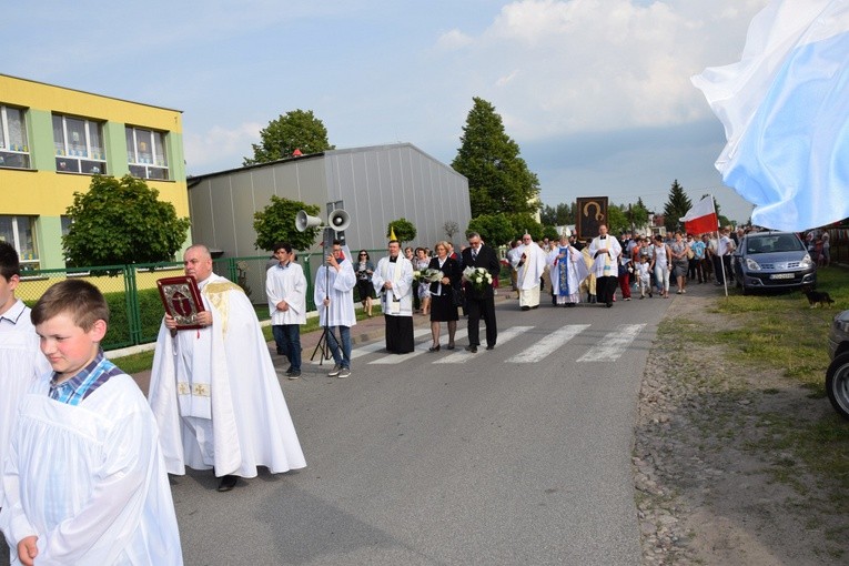 Powianie ikony MB Częstochowskiej w Starym Waliszewie