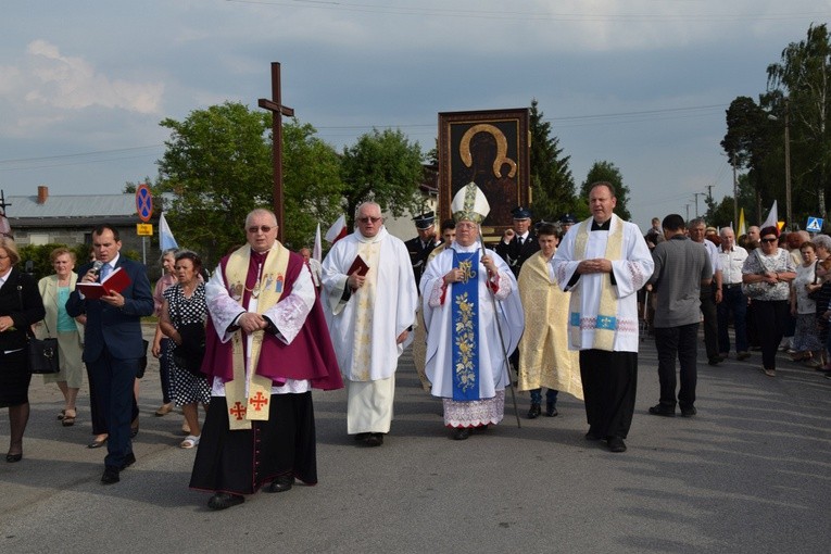 Powianie ikony MB Częstochowskiej w Starym Waliszewie