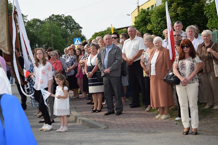 Powianie ikony MB Częstochowskiej w Starym Waliszewie