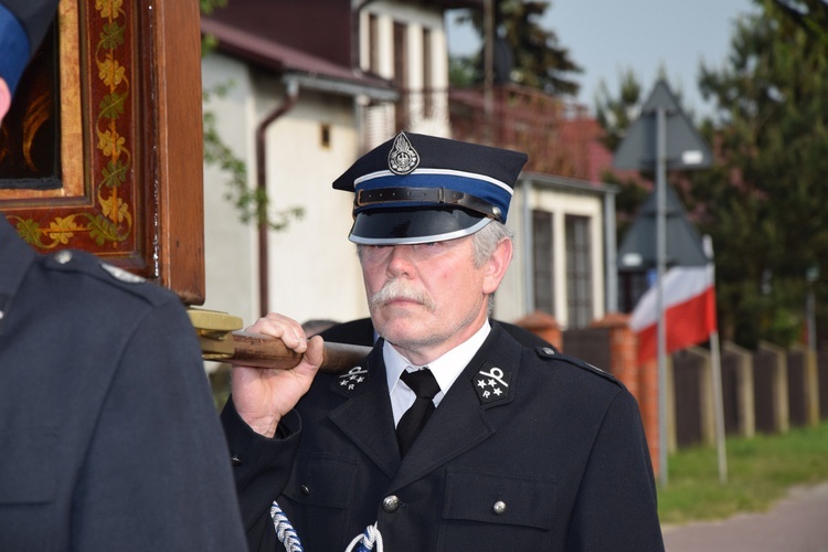 Powianie ikony MB Częstochowskiej w Starym Waliszewie