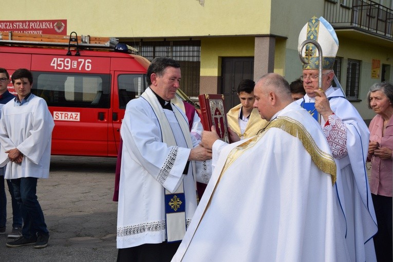 Powianie ikony MB Częstochowskiej w Starym Waliszewie