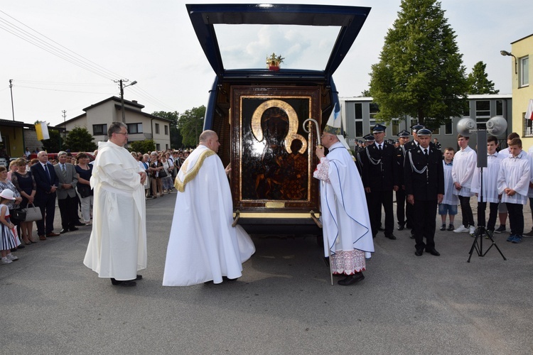 Powianie ikony MB Częstochowskiej w Starym Waliszewie