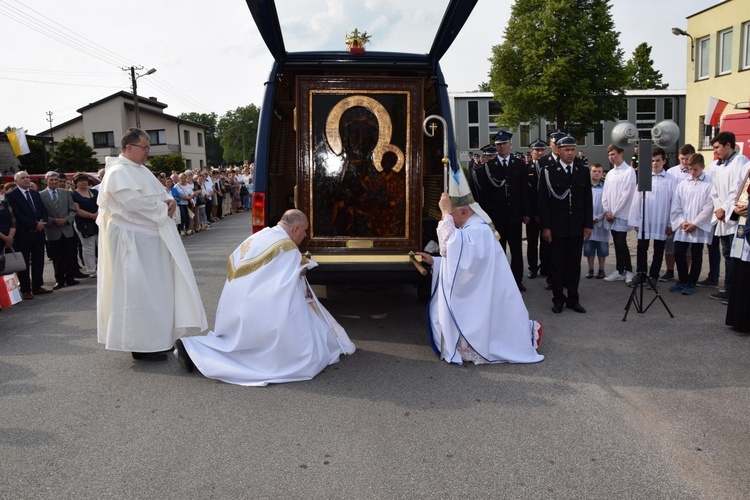 Powianie ikony MB Częstochowskiej w Starym Waliszewie