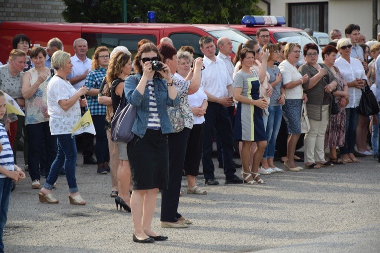 Powianie ikony MB Częstochowskiej w Starym Waliszewie