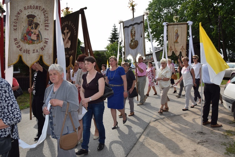 Powianie ikony MB Częstochowskiej w Starym Waliszewie