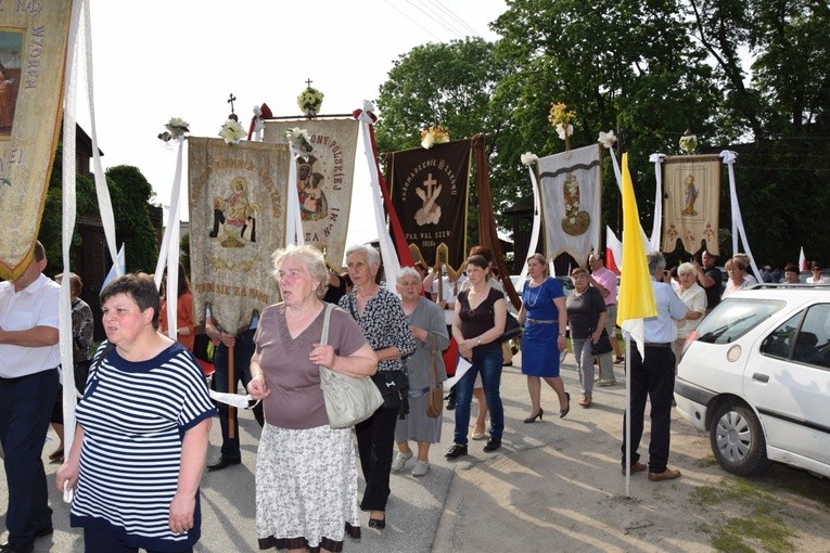 Powianie ikony MB Częstochowskiej w Starym Waliszewie