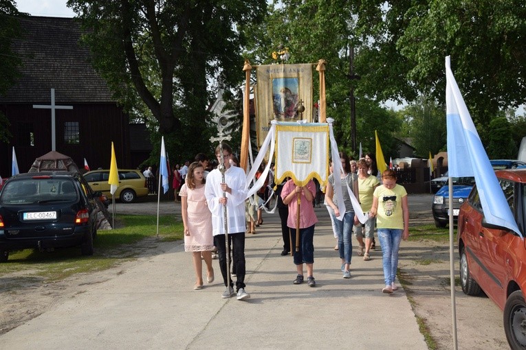 Powianie ikony MB Częstochowskiej w Starym Waliszewie