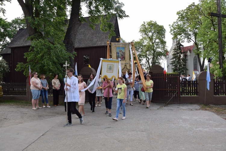 Powianie ikony MB Częstochowskiej w Starym Waliszewie