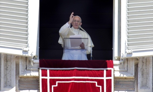 Papież do uczestników spotkania na Lednicy: Jezus pomoże zburzyć mury