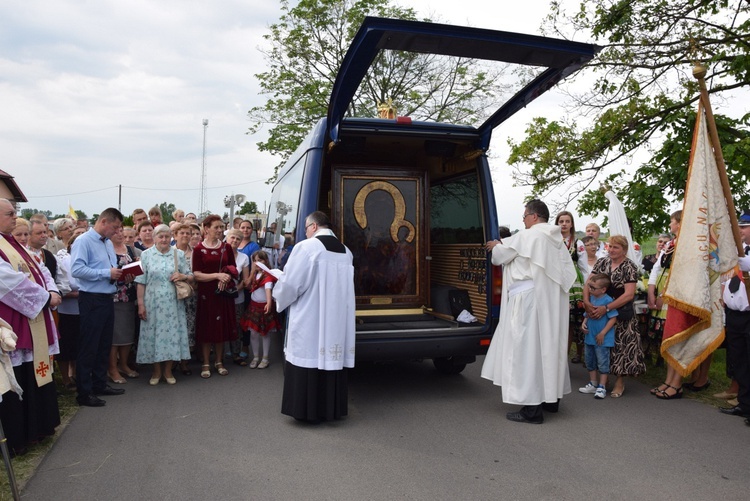 Powitanie ikony MB Częstochowskiej w Mąkolicach