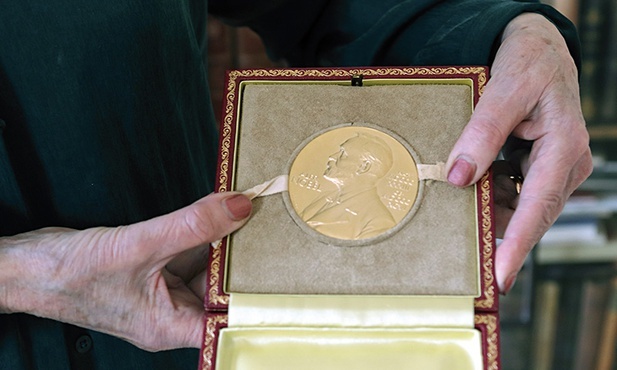 Medal noblowski, który Tomas Tranströmer dostał w 2011 r.