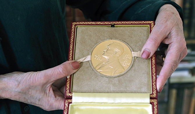 Medal noblowski, który Tomas Tranströmer dostał w 2011 r.