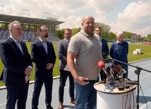 Imprezę promuje Piotr Małachowski, dyskobol, dwukrotny srebrny medalista olimpijski