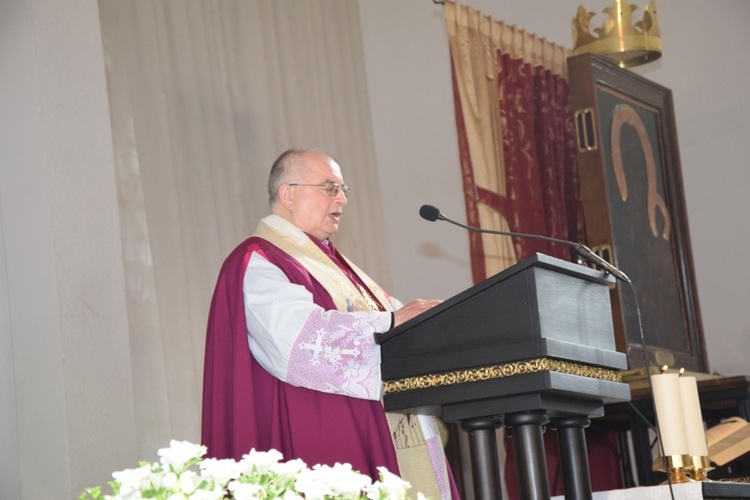 Powitanie ikony MB Częstochowskiej w parafii św. Maksymiliana w Głownie