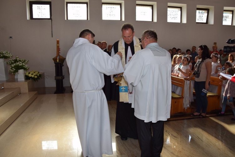 Powitanie ikony MB Częstochowskiej w parafii św. Maksymiliana w Głownie