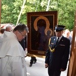 Powitanie ikony MB Częstochowskiej w parafii św. Maksymiliana w Głownie