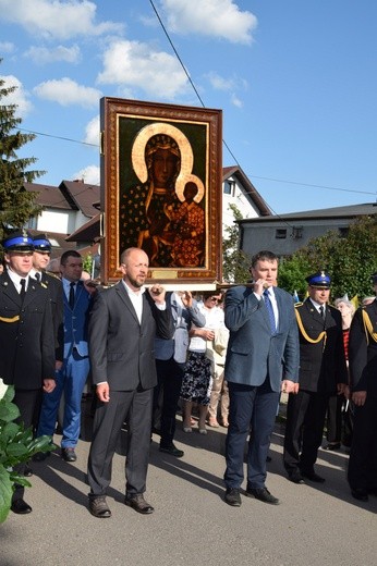 Powitanie ikony MB Częstochowskiej w parafii św. Maksymiliana w Głownie