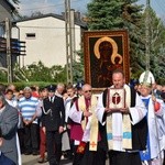 Powitanie ikony MB Częstochowskiej w parafii św. Maksymiliana w Głownie