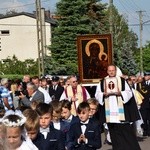 Powitanie ikony MB Częstochowskiej w parafii św. Maksymiliana w Głownie