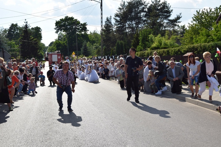 Powitanie ikony MB Częstochowskiej w parafii św. Maksymiliana w Głownie