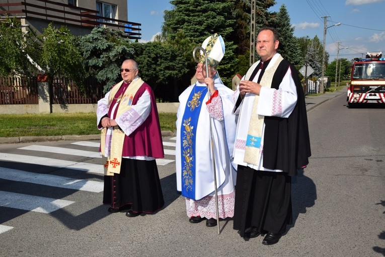 Powitanie ikony MB Częstochowskiej w parafii św. Maksymiliana w Głownie