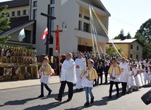 Powitanie ikony MB Częstochowskiej w parafii św. Maksymiliana w Głownie