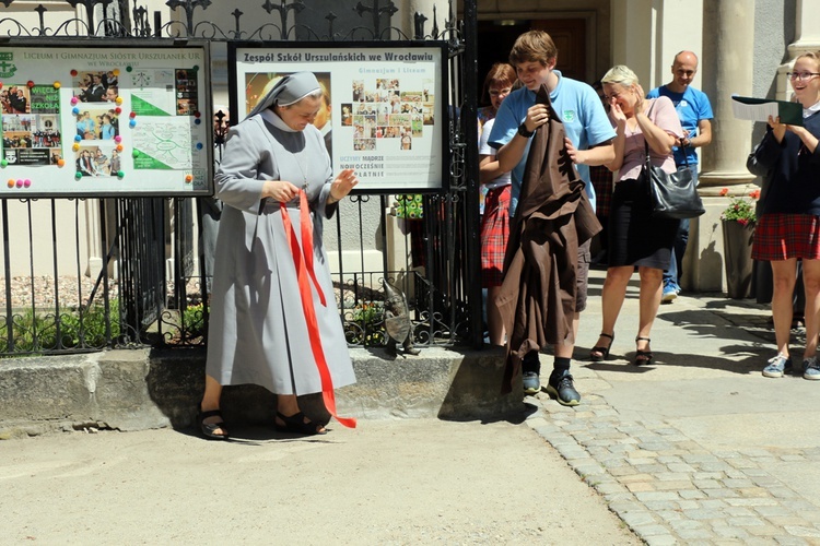 Odsłonięcie urszulańskiego krasnala 