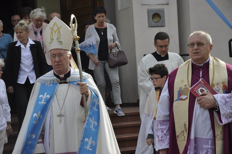 Powitanie ikony MB Częstochowskiej w parafii św. Jakuba w Głownie