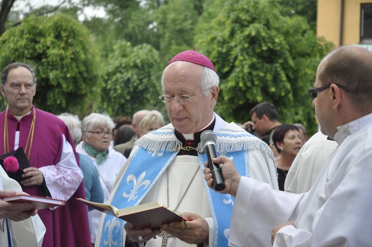 Powitanie ikony MB Częstochowskiej w parafii św. Jakuba w Głownie