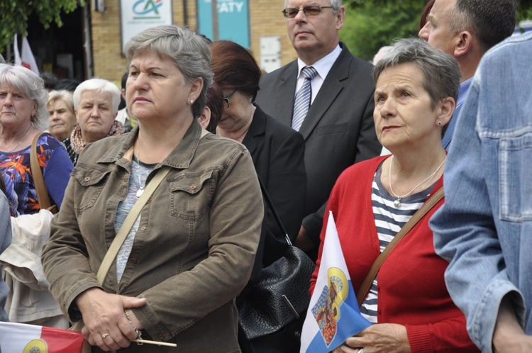 Powitanie ikony MB Częstochowskiej w parafii św. Jakuba w Głownie