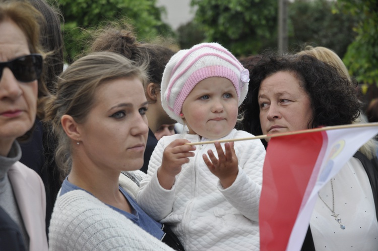 Powitanie ikony MB Częstochowskiej w parafii św. Jakuba w Głownie