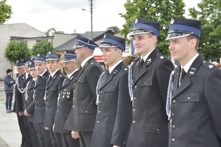 Powitanie ikony MB Częstochowskiej w parafii św. Jakuba w Głownie