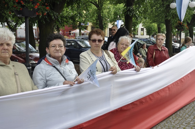 Powitanie ikony MB Częstochowskiej w parafii św. Jakuba w Głownie