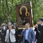 Powitanie ikony MB Częstochowskiej w parafii św. Jakuba w Głownie