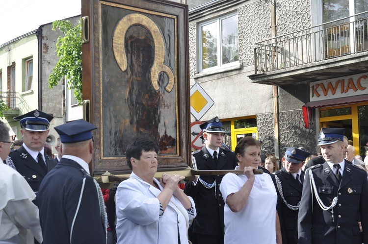 Powitanie ikony MB Częstochowskiej w parafii św. Jakuba w Głownie