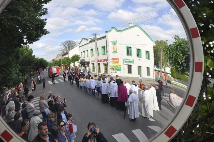 Powitanie ikony MB Częstochowskiej w parafii św. Jakuba w Głownie