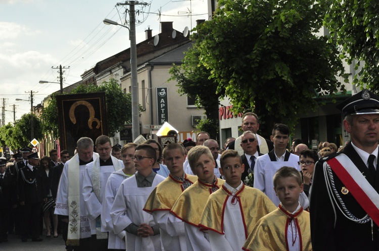 Powitanie ikony MB Częstochowskiej w parafii św. Jakuba w Głownie