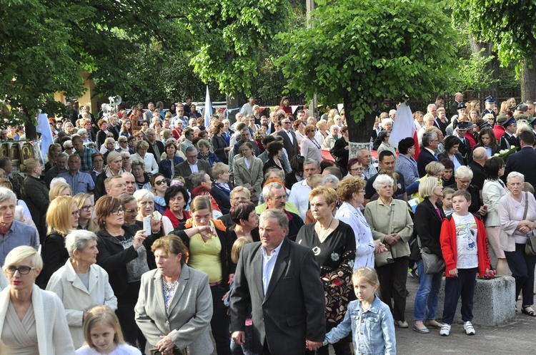 Powitanie ikony MB Częstochowskiej w parafii św. Jakuba w Głownie